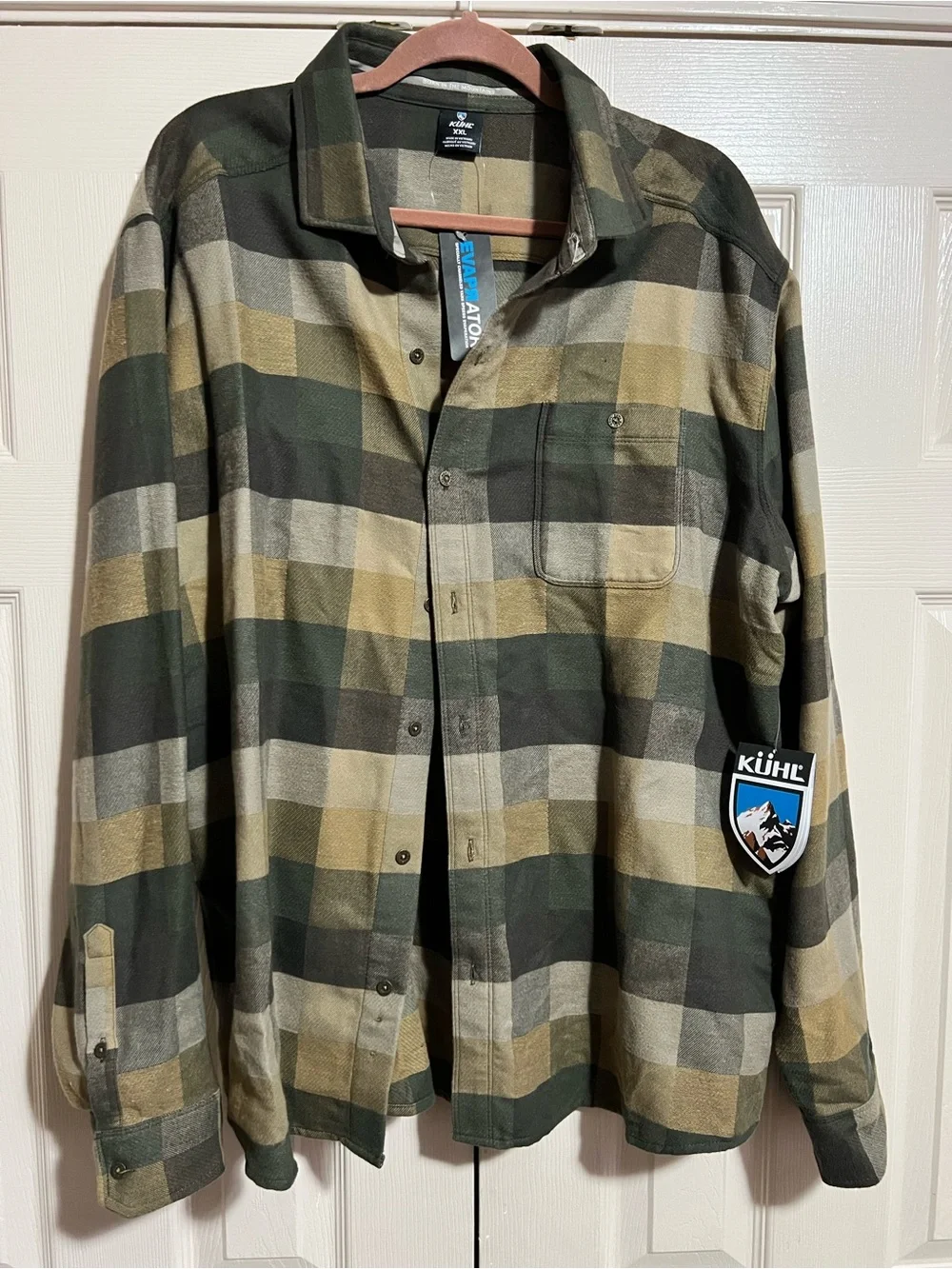 KÜHL Men's Plaid Lightweight Shirt Jacket in Green, Tan, Cream
